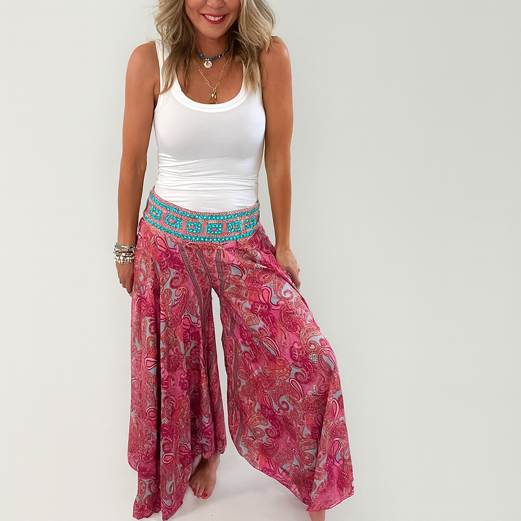 Chiara - Flowy Paisley